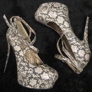 Snake skin pumps